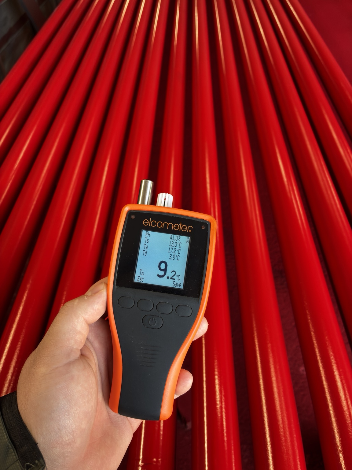 Elcometer tijekom kontrole klimatskih uvjeta